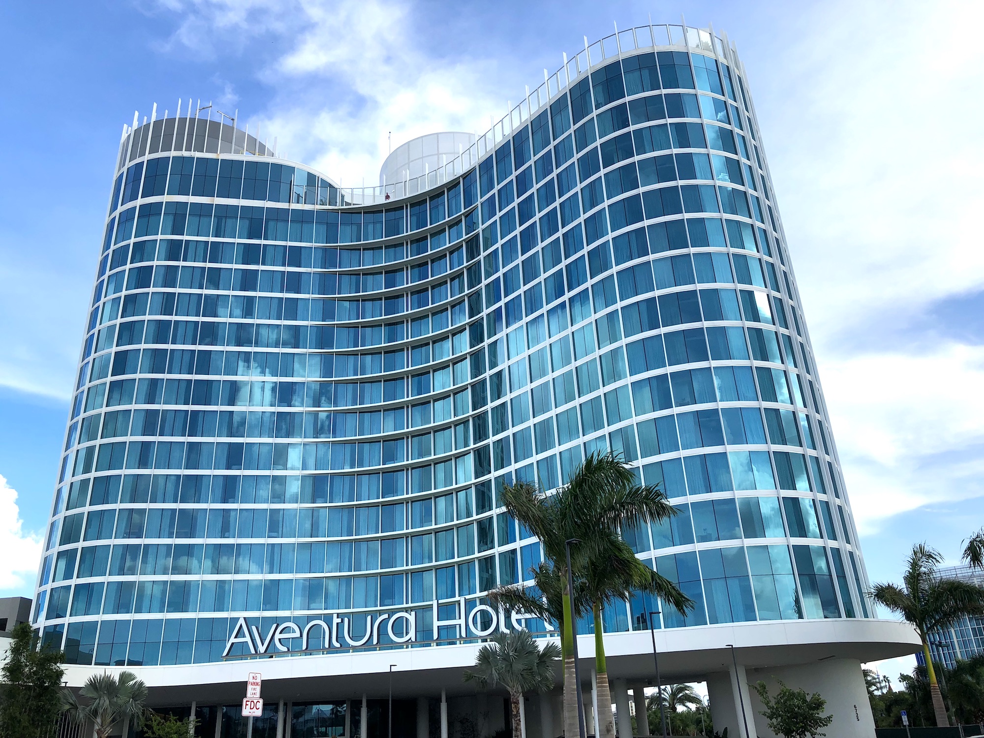 SATURDAY SIX: 6 Reasons We Love Universal’s AVENTURA HOTEL ...