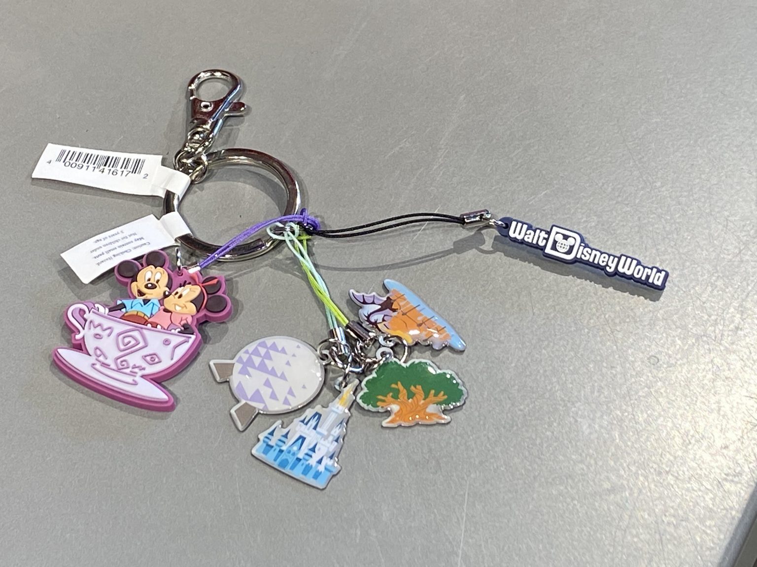These Walt Disney World Keychain Sets Are Affordable Souvenirs