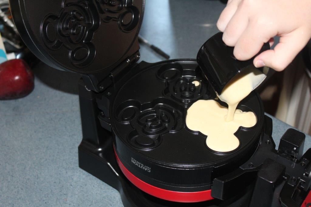 Review The Disney Mickey Double Flip Waffle Maker Disney by Mark