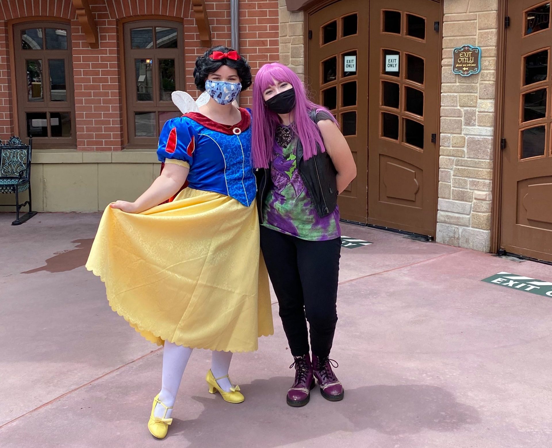 What Are Disney’s Costume Guidelines for Guests? Disney by Mark