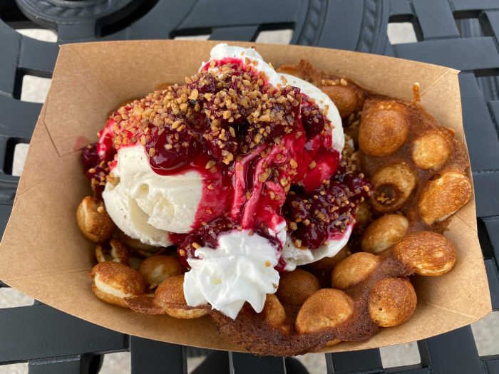 REVIEW Santa’s Crepe and Cherries Jubilee Bubble Waffle at