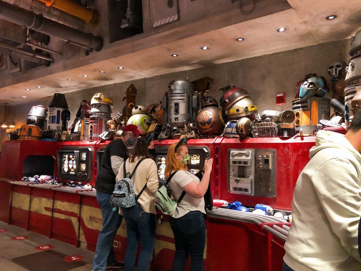 Can You Ship Your Custom-Made Droid Back Home? - Disney by Mark
