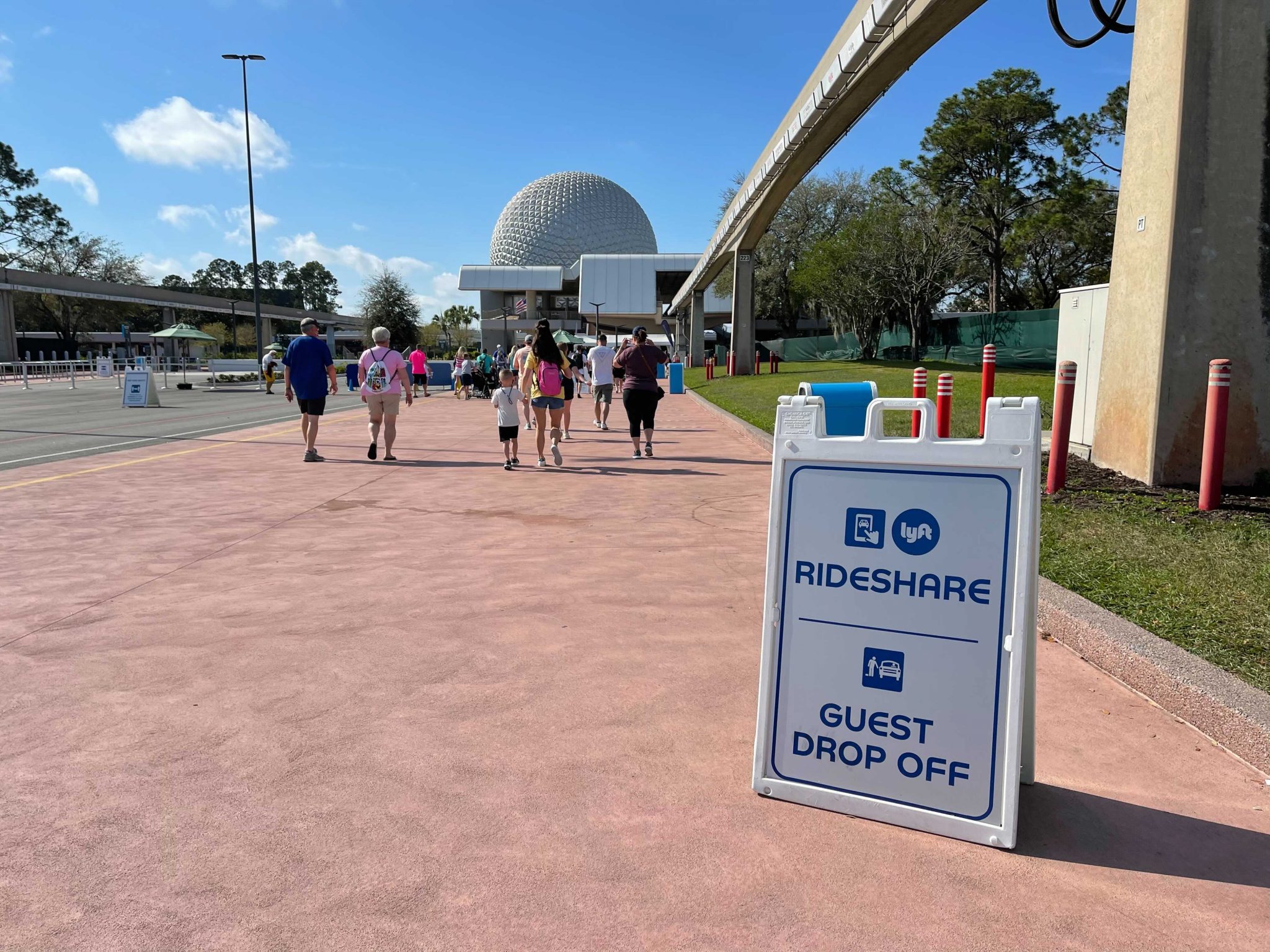 Where Are the Ride Share PickUp and DropOff Locations at Walt Disney