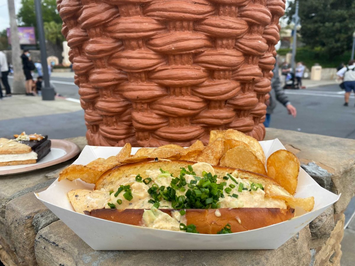 REVIEW The PlantBased “Lobster” Roll at Hollywood Studios Is Not a