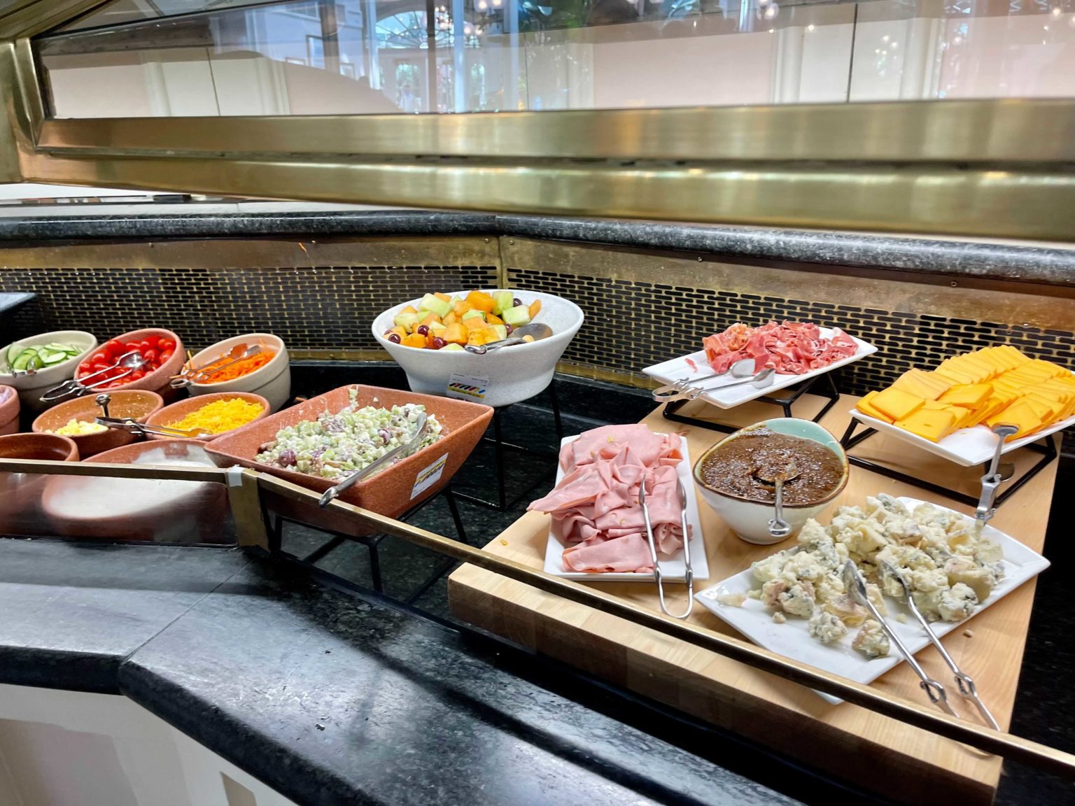 Crystal Palace Returns to Buffet, but Still is Lacking TouringPlans