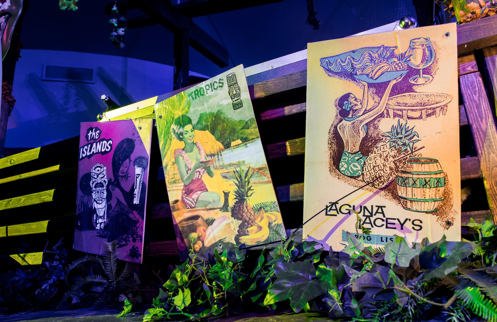 The SATURDAY SIX Checks Out the DEAD COCONUT CLUB at Universal CityWalk