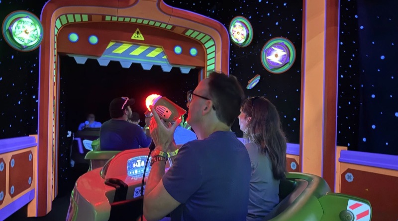First Look! Buzz Lightyear’s Space Ranger Spin Review