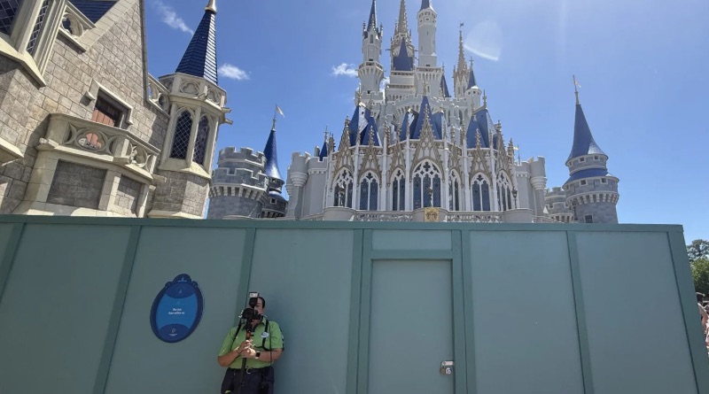 New Castle Painting and Hollywood Studios Construction Photos New Castle Painting and Hollywood Studios Construction Photos